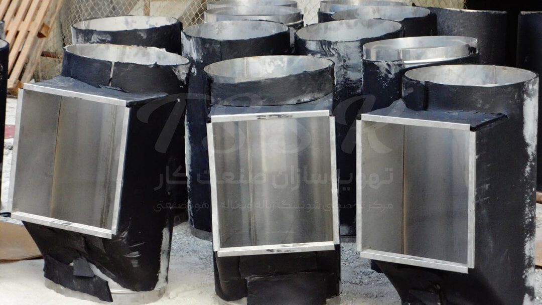 تعدادی دریچه شوتینگ زباله آماده شده مشکی