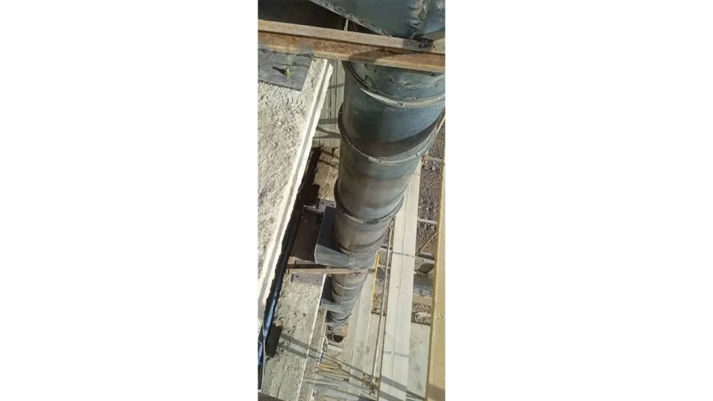 شوتینگ نخاله آهنی 13 تصویر شوتینگ نخاله آهنی نصب شده در ساختمان نیمه آماده