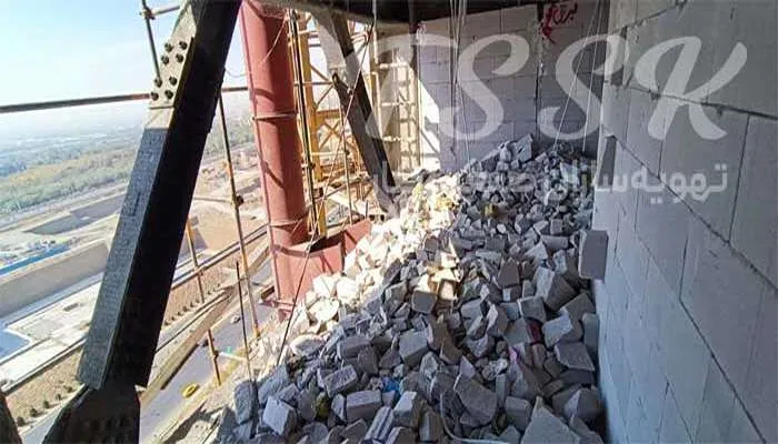 شوتینگ نخاله آهنی 12 تجمع نخاله های ساختمانی در جلوی سه راهی شوتینگ نخاله آهنی