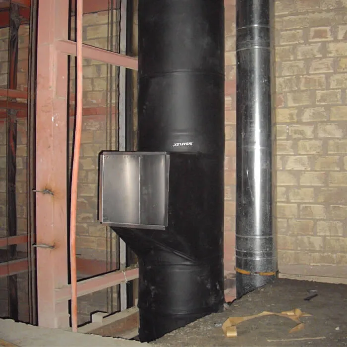 سیستم شوتینگ زباله 1 نمای کانال شوتینگ زباله داخلی نصب شده در آپارتمان در هنگام ساخت